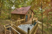 Fox Den Cabin with Invigorating Hot Tub!