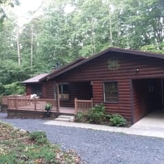 La La's Cabin Hot Tub Secluded Small Dog Friendly