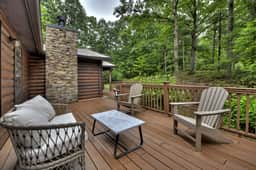 La La's Cabin Hot Tub Secluded Small Dog Friendly