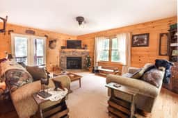 Treetop Retreat Cabin
