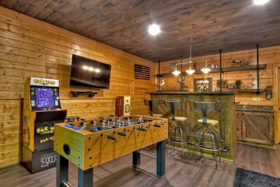 Escape to Tranquility: Sleepy Hollow Cabin Retreat - Image 1