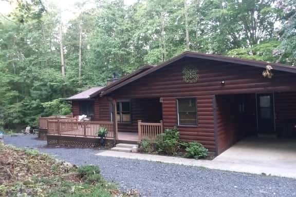 La La's Cabin Hot Tub Secluded Small Dog Friendly - Image 1