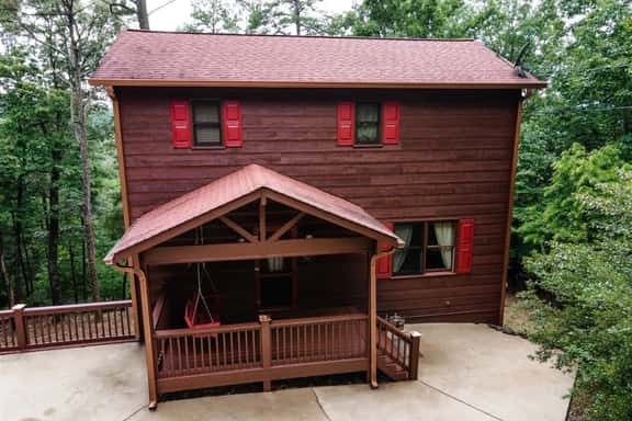 Treetop Retreat Cabin - Image 1