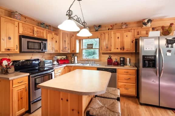 Treetop Retreat Cabin